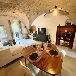 Charmante Maison De Village Au Pied Du Luberon Hébergement de vacances